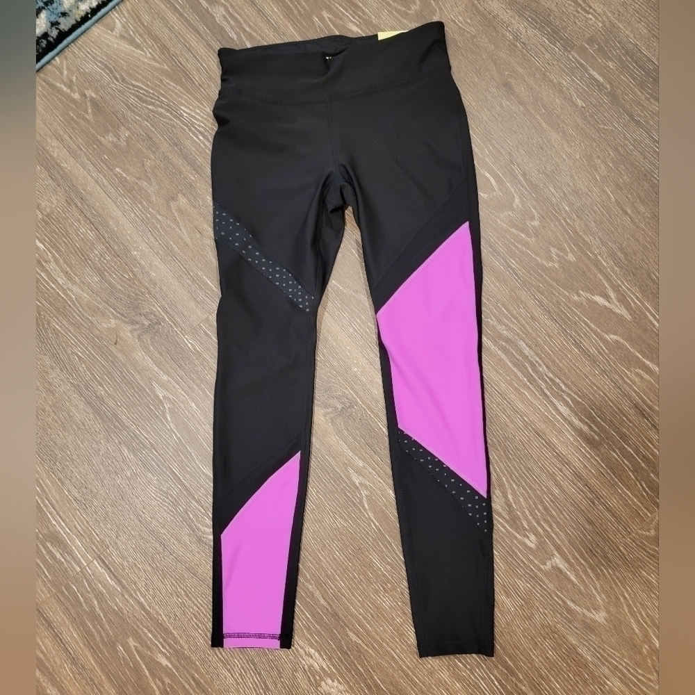 XERSION size Medium NWT Black and Purple Yoga Leggings